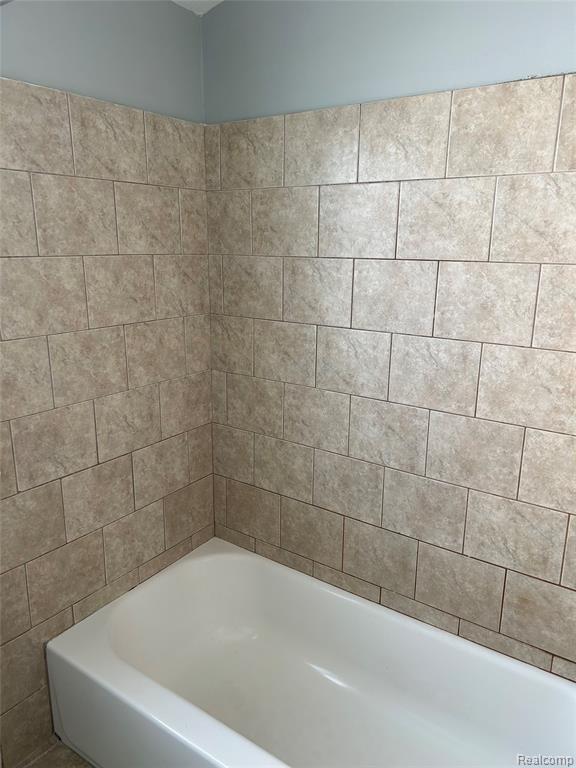 7546 Sterling, Center Line, MI 48015 — Photo 9