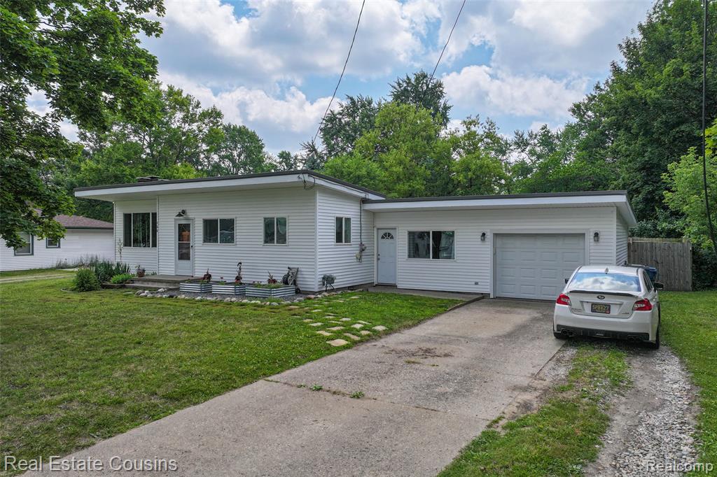 135 Bevins Street, Holly, MI 48442 — Photo 24