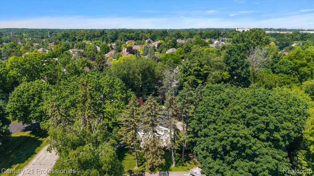 633 Foxhall Road, Bloomfield Hills, MI 48304 — Photo 19