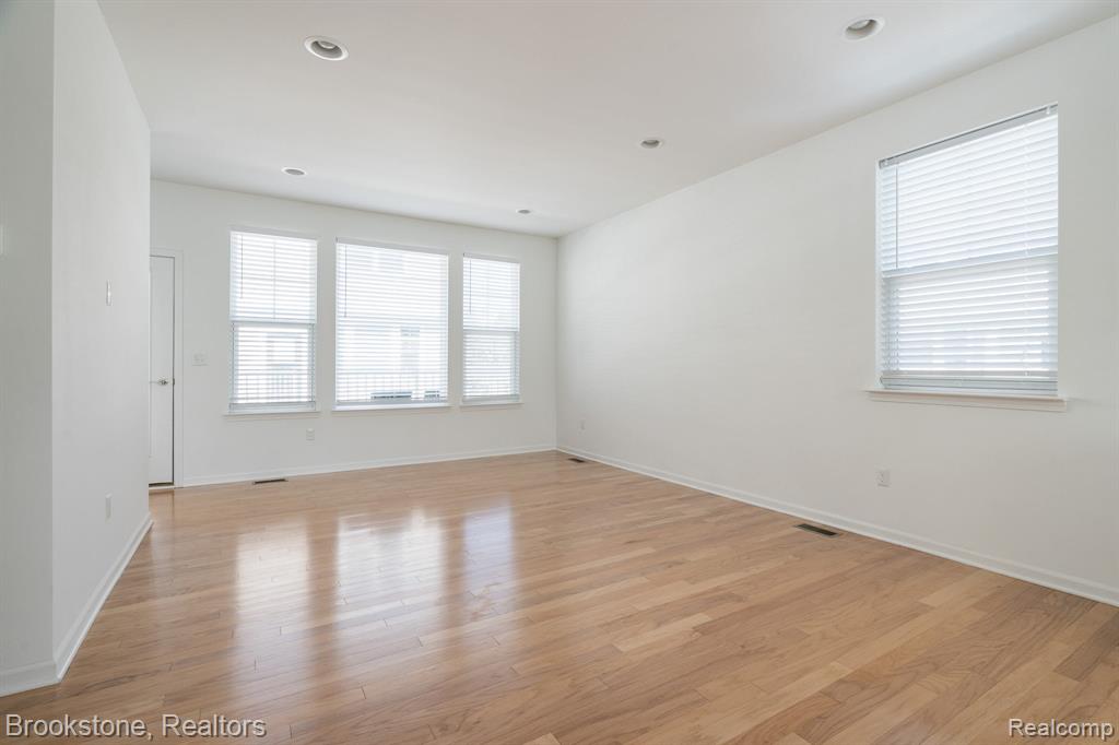 512 Midland Boulevard, Royal Oak, MI 48073 — Photo 3