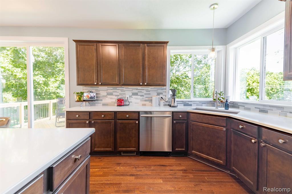 299 NAPA VALLEY Drive, Milford, MI 48381 — Photo 20