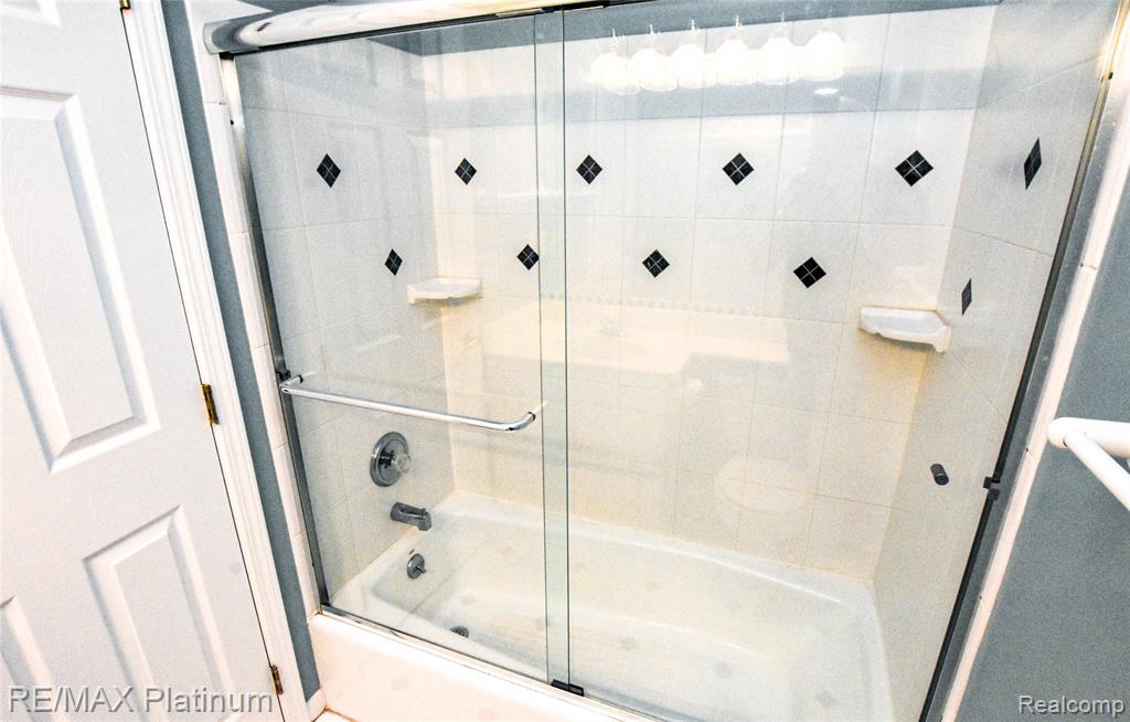 8342 ISLANDVIEW Court, Brighton, MI 48114 — Photo 43