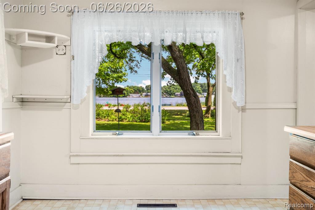 514 Lake Street, Howell, MI 48843 — Photo 7