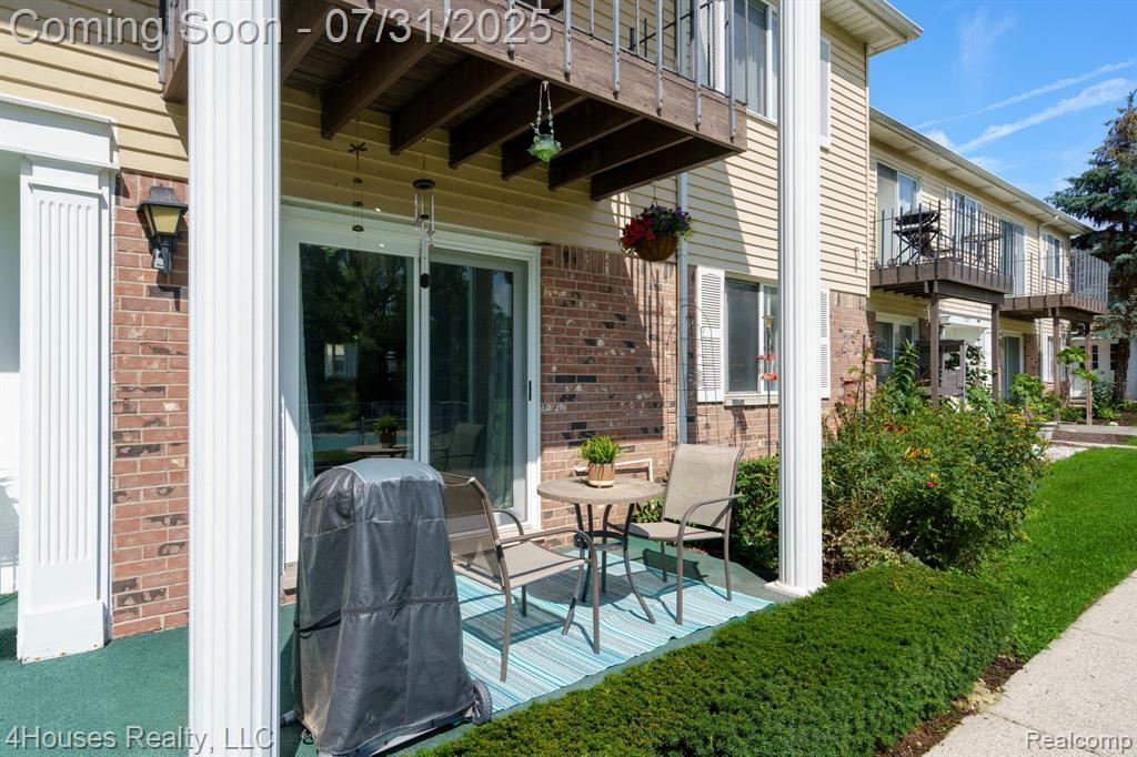5273 Highland Road, 108, Waterford, MI 48327 — Photo 3