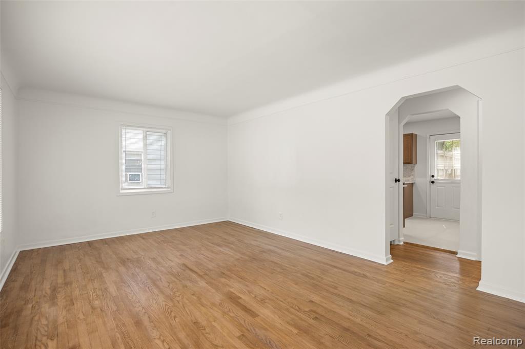 24691 Kipling Street, Oak Park, MI 48237 — Photo 4