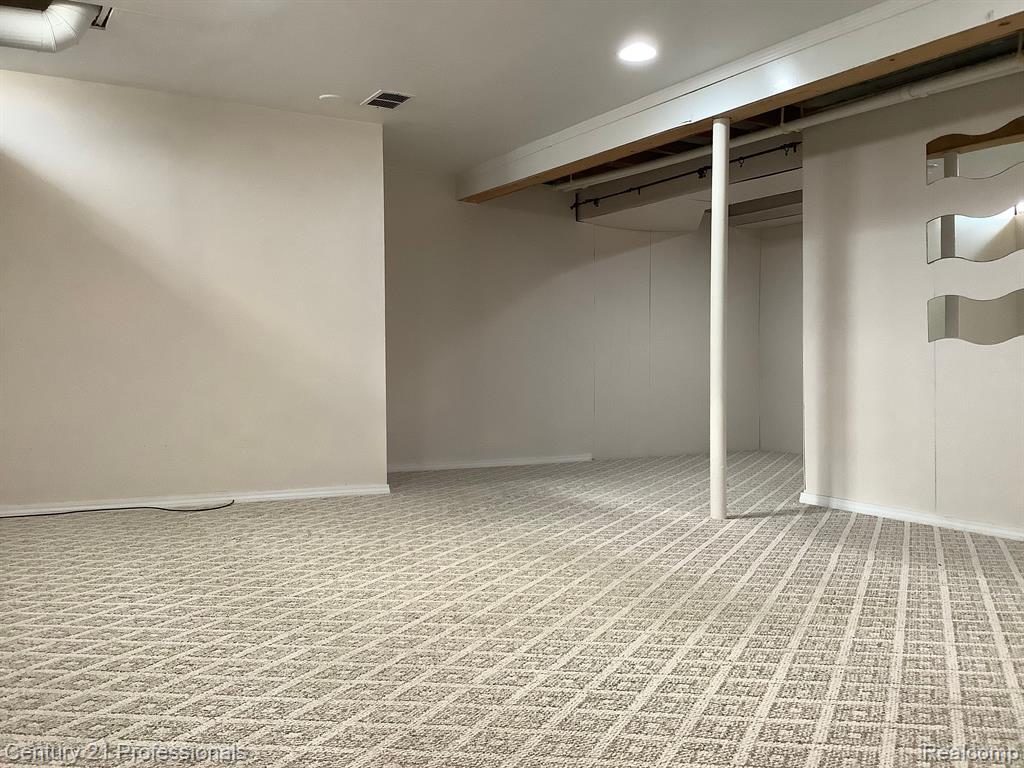 37691 COLONIAL Drive, Westland, MI — Photo 25