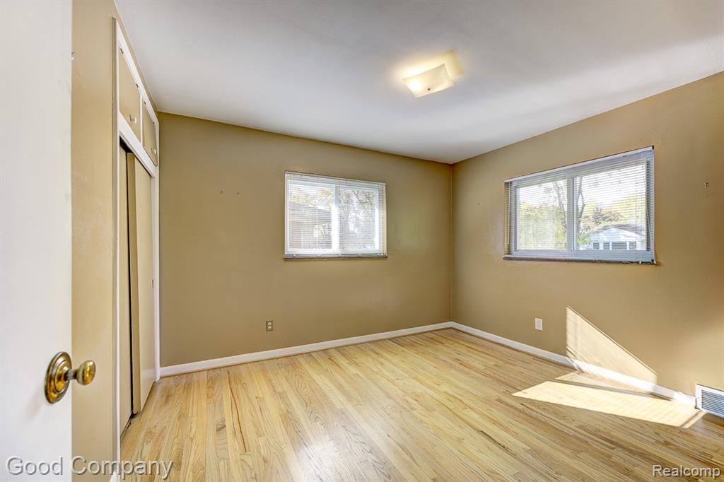 31160 E Rutland Street, Beverly Hills, MI 48025 — Photo 25