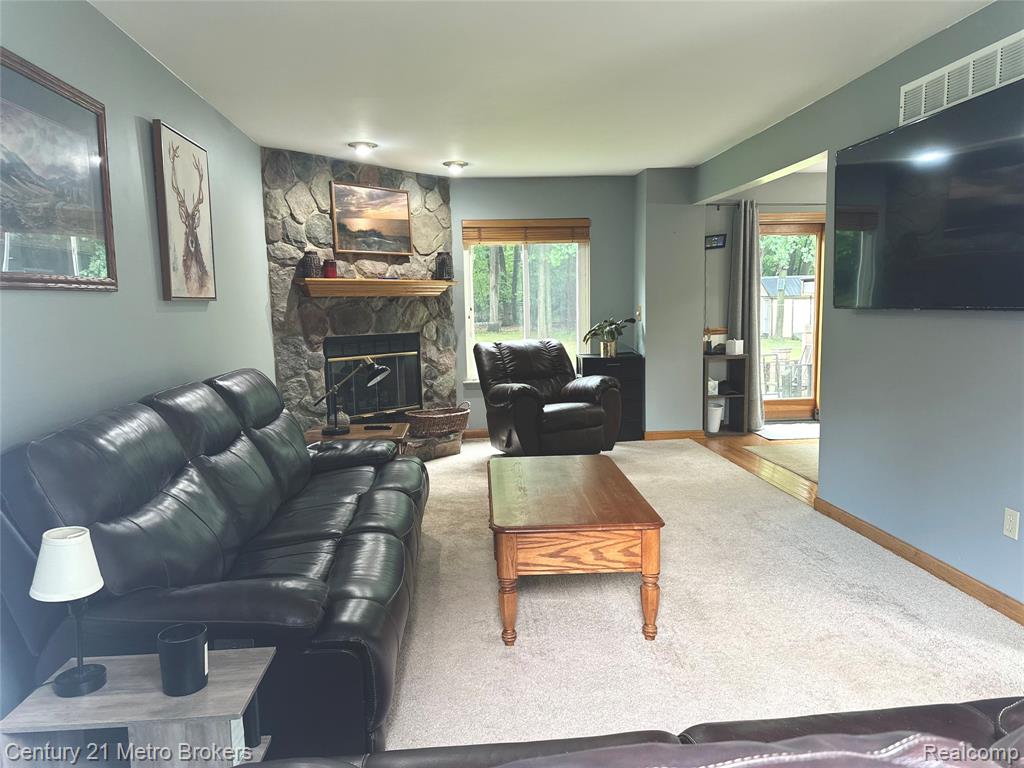 845 Hillsdale Lane, Ortonville, MI 48462 — Photo 17