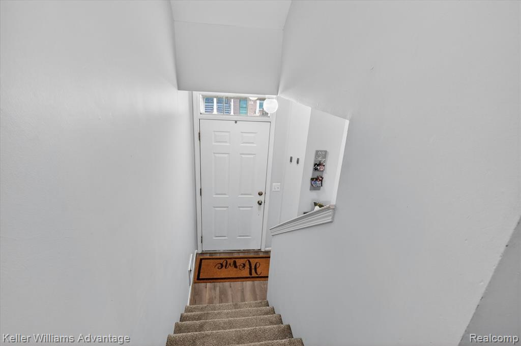 446 Old Pine Way, Walled Lake, MI 48390 — Photo 6