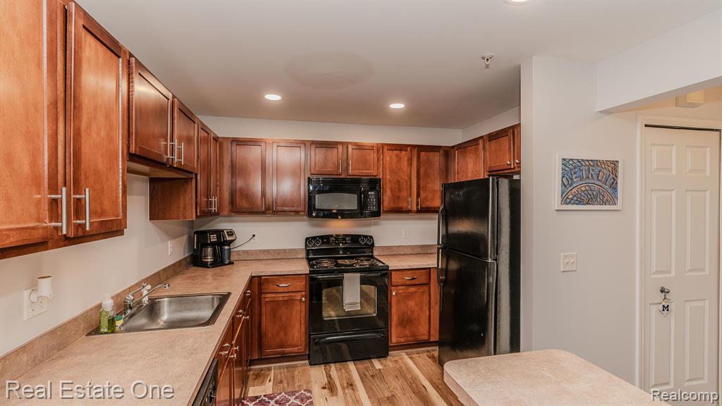 28209 Oakmonte Circle E, 60, New Hudson, MI 48165 — Photo 12