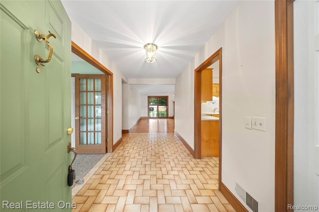 40444 La Grange Drive, Sterling Heights, MI 48313 — Photo 20