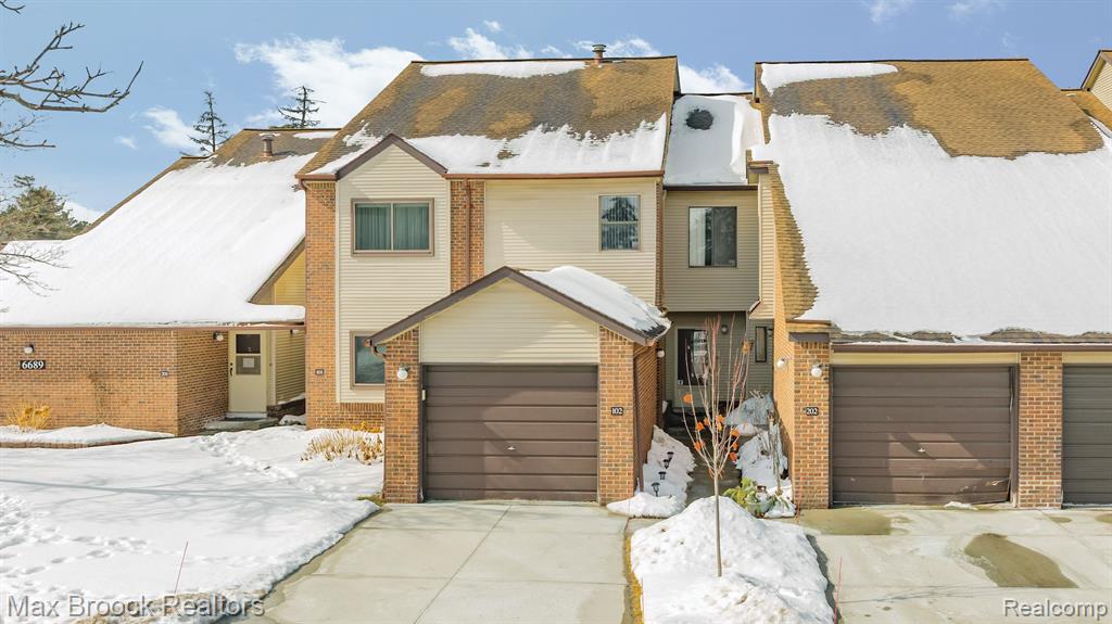 6689 W Ridgefield Circle, West Bloomfield, MI — Photo 2