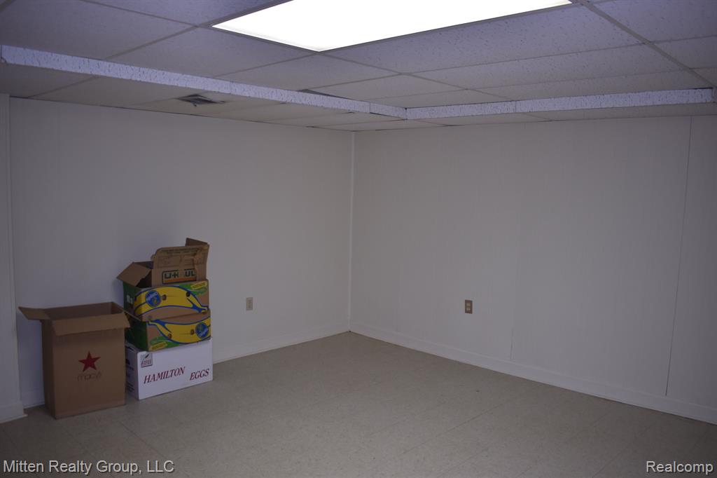 4356 FOXPOINTE Drive, West Bloomfield, MI 48323 — Photo 27