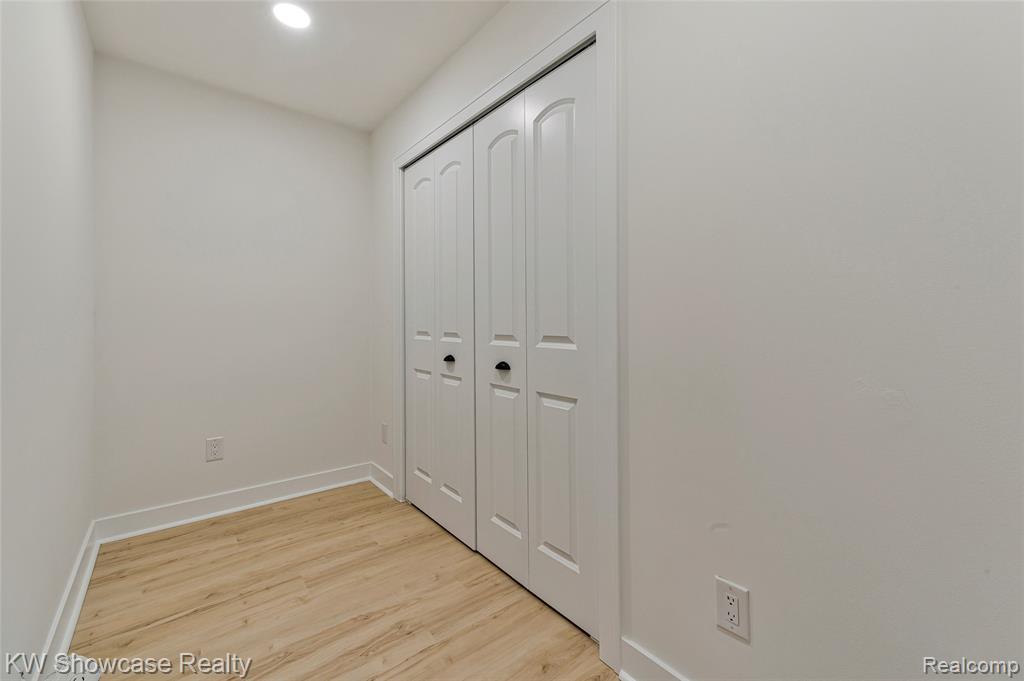 4392 CASS ELIZABETH Road, Waterford, MI 48328 — Photo 41