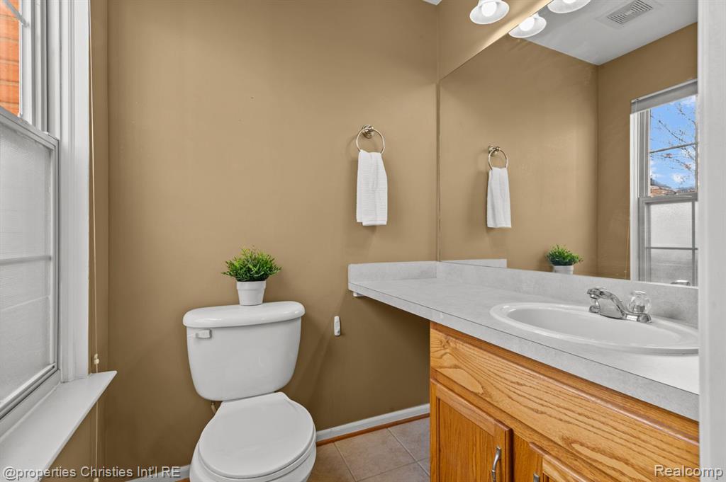 8780 IRONWOOD Drive, Van Buren, MI 48111 — Photo 11