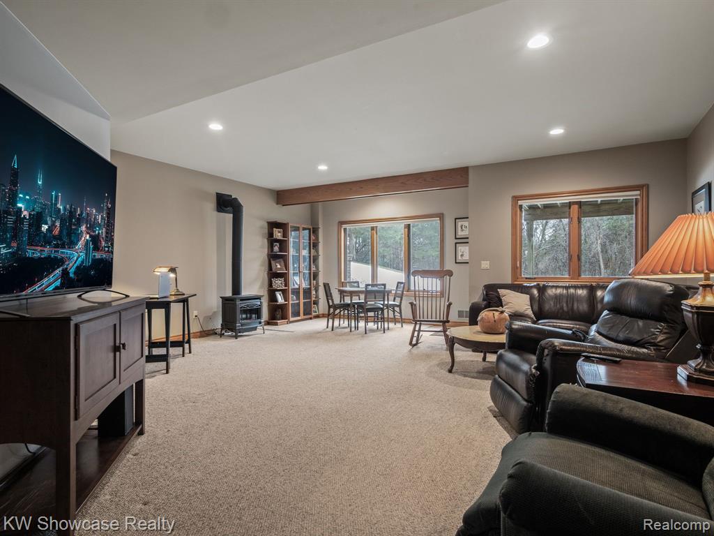 940 Dacea Court, White Lake, MI — Photo 34