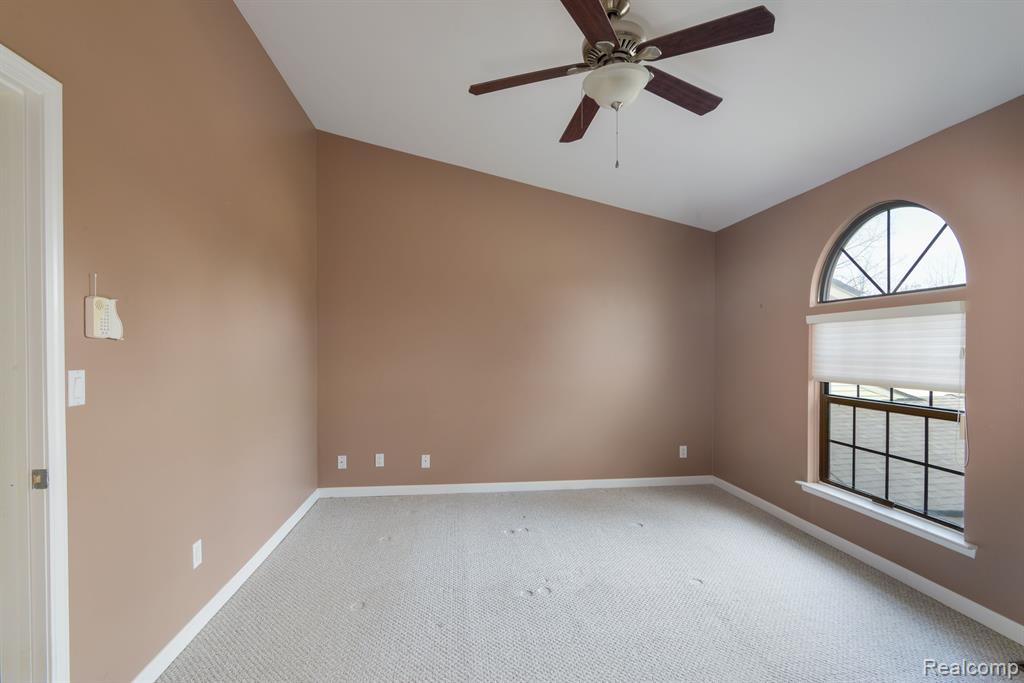5762 DRAKE HOLLOW Drive W, West Bloomfield, MI — Photo 11