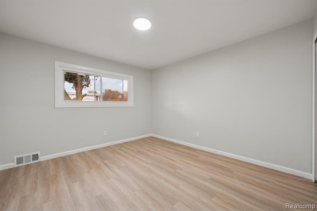 5232 Dickson Drive, Sterling Heights, MI 48310 — Photo 27