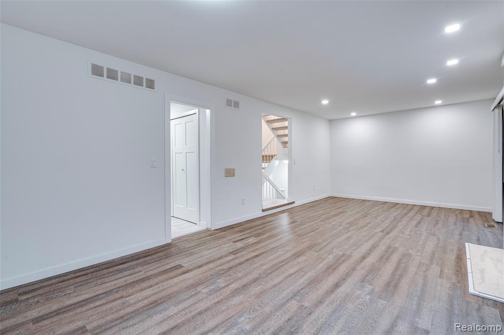 6265 Potomac Circle, West Bloomfield, MI — Photo 9