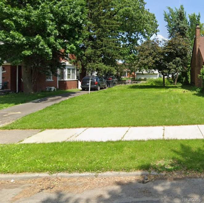 8600 Sorrento Street, Detroit, MI 48228 — front exterior