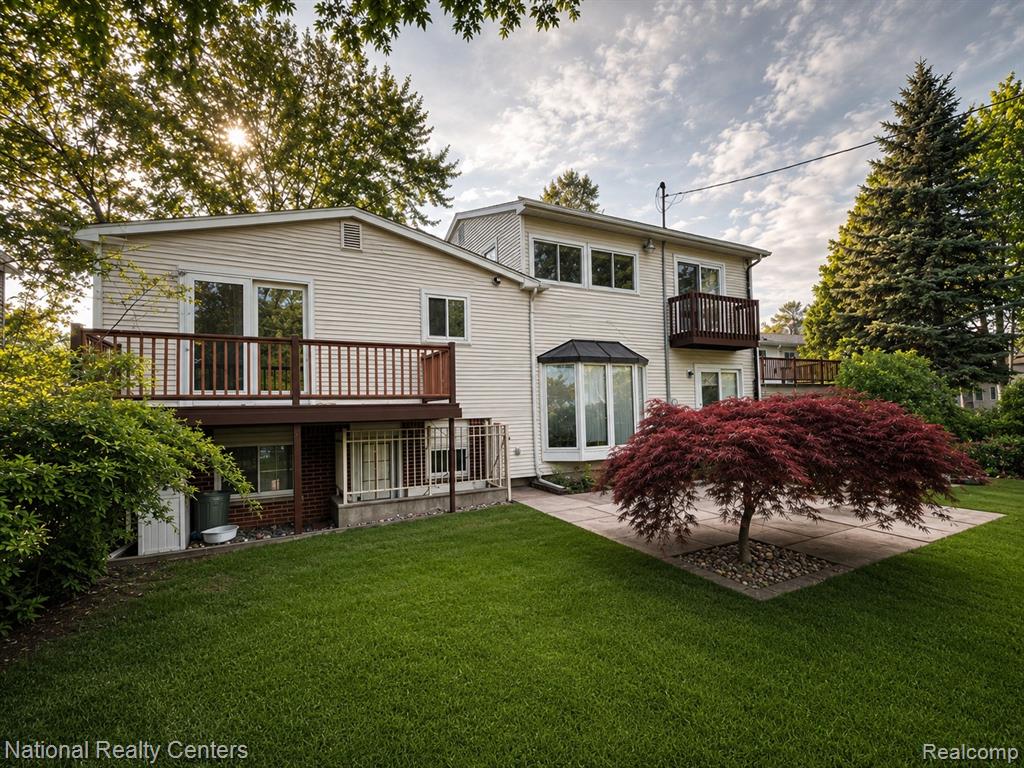 2182 Yorktown Drive, Ann Arbor, MI 48105 — Photo 6