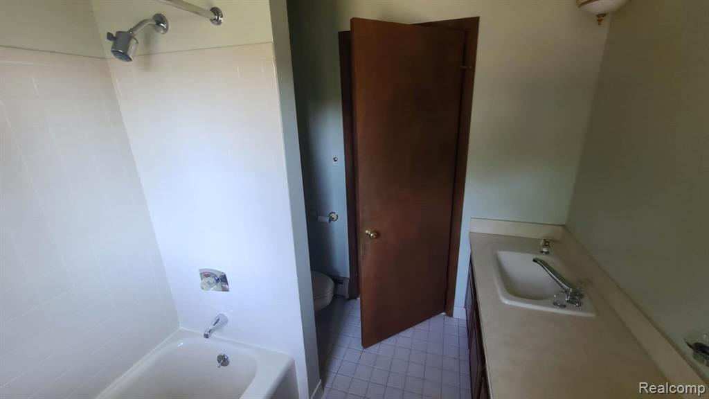 20688 Woodland Street, Harper Woods, MI 48225 — Photo 22