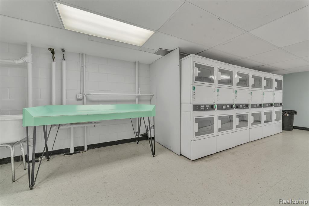 8200 E Jefferson Ave, 1610, Detroit, MI 48214 — Photo 58