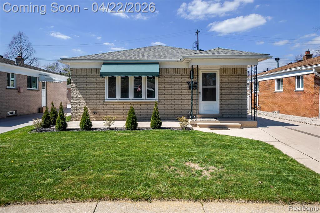 5845 Centralia Street, Dearborn Heights, MI 48127 — front exterior