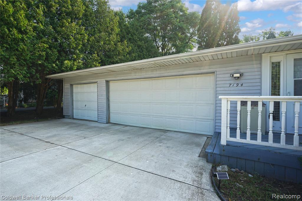7194 N Center Road, Mount Morris, MI 48458 — Photo 4