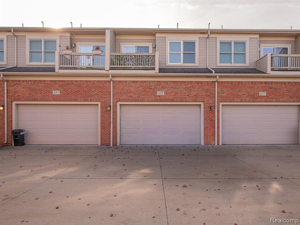 655 Vinewood Street, Wyandotte, MI 48192 — Photo 25