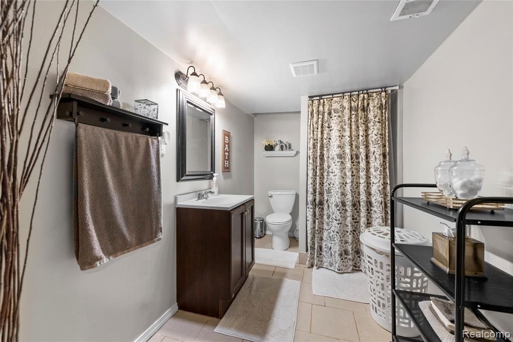 1051 Wellington Court, Canton, MI 48187 — Photo 48