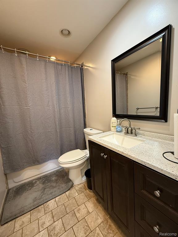 6035 GRAPER Drive, Waterford, MI 48329 — Photo 12