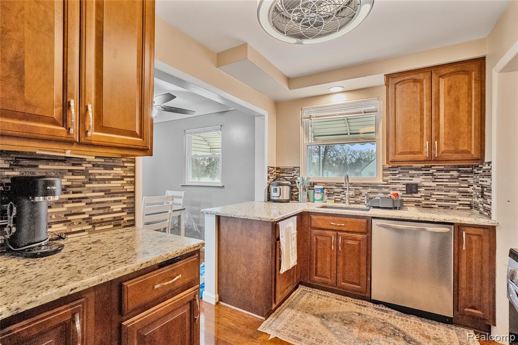 31344 Rosslyn Avenue, Garden City, MI — Photo 7