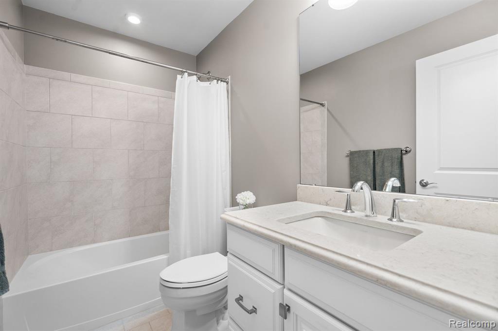 23959 SEMINOLE, Novi, MI — Photo 37