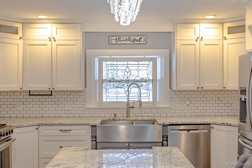 800 Grampian Avenue, Lake Orion, MI 48362 — Photo 10