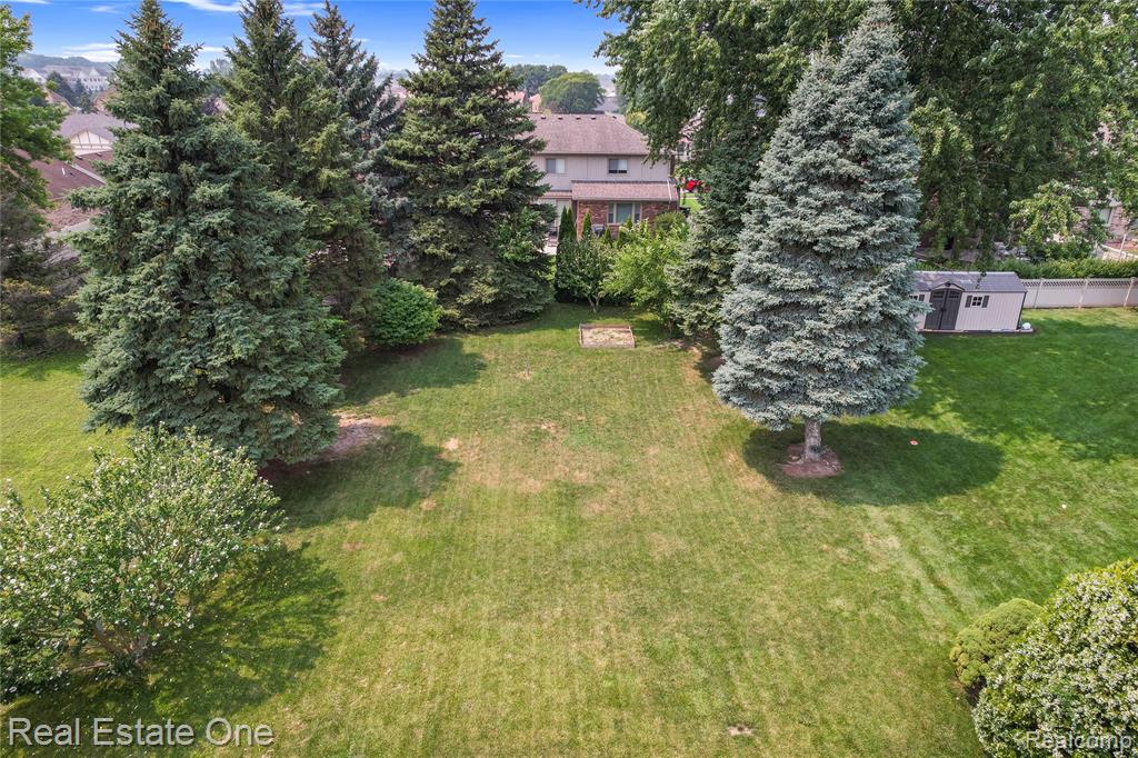 46837 Breckenridge Drive, Macomb, MI 48044 — Photo 32