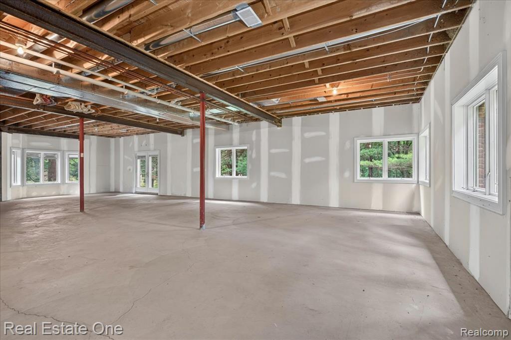 425 Courtney Road, Leonard, MI 48367 — Photo 55