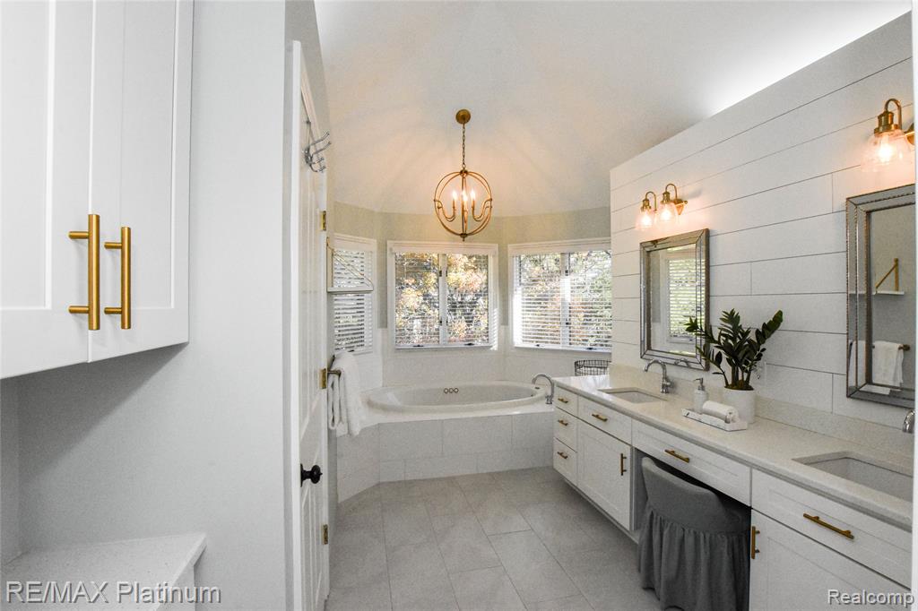 4215 Rolling Pines Court, Commerce Twp, MI 48382 — Photo 38