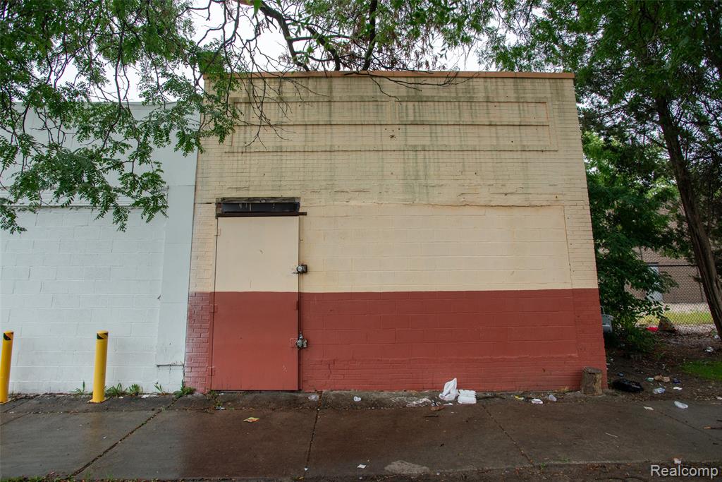 18930 Hayes Street, Detroit, MI 48205