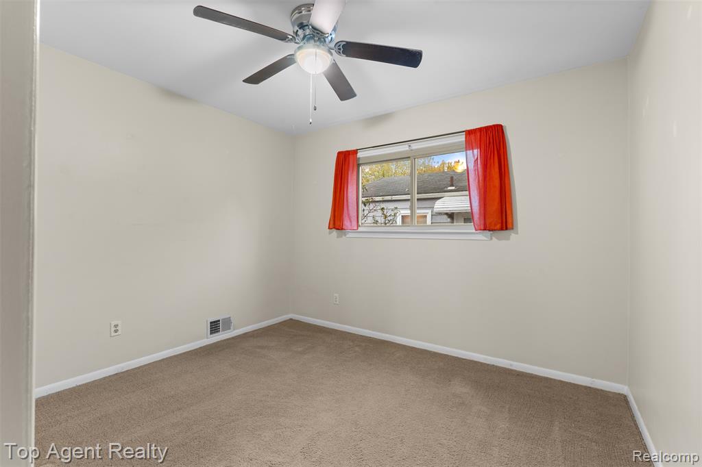 8026 Robert Street, Taylor, MI 48180 — Photo 15