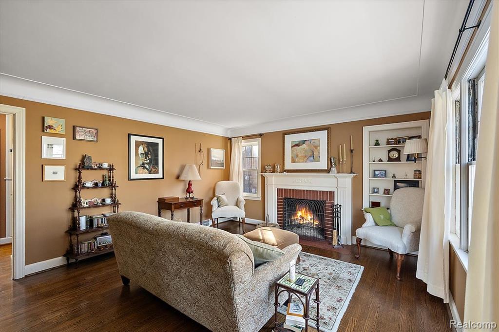 17601 Cambridge Boulevard, Lathrup Village, MI 48076 — Photo 4