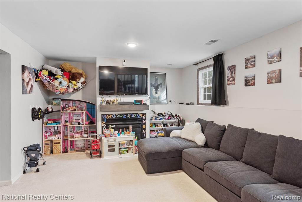 2590 AVERY Court, Wolverine Lake, MI 48390 — Photo 19
