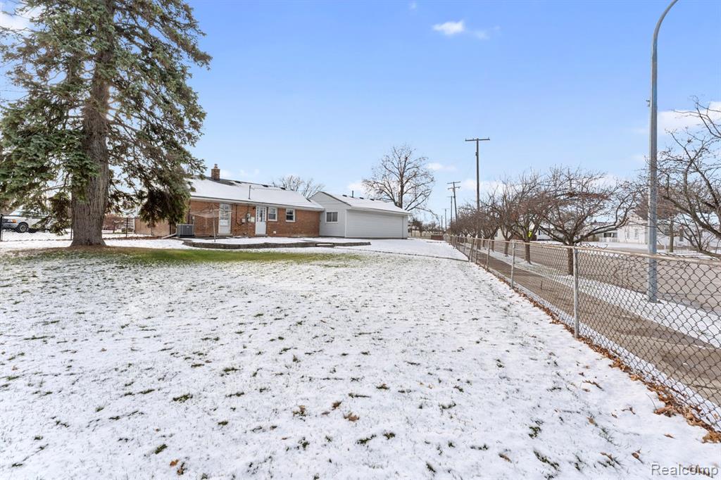 12822 Johanna Court, Riverview, MI 48193 — Photo 23