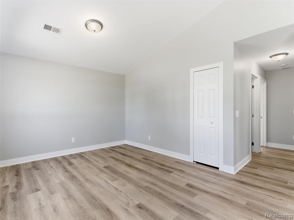 1005 Lakeview Street, Waterford, MI 48328 — Photo 11