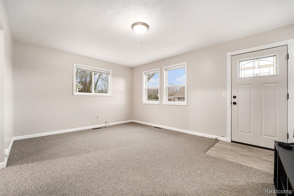 541 WOODLAWN Avenue, Ypsilanti, MI 48198 — Photo 2