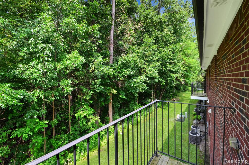 8425 Williamstown Drive, Shelby Twp, MI 48316 — Photo 13