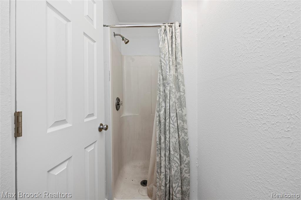 5186 Pinckney Road, Howell, MI 48843 — Photo 28