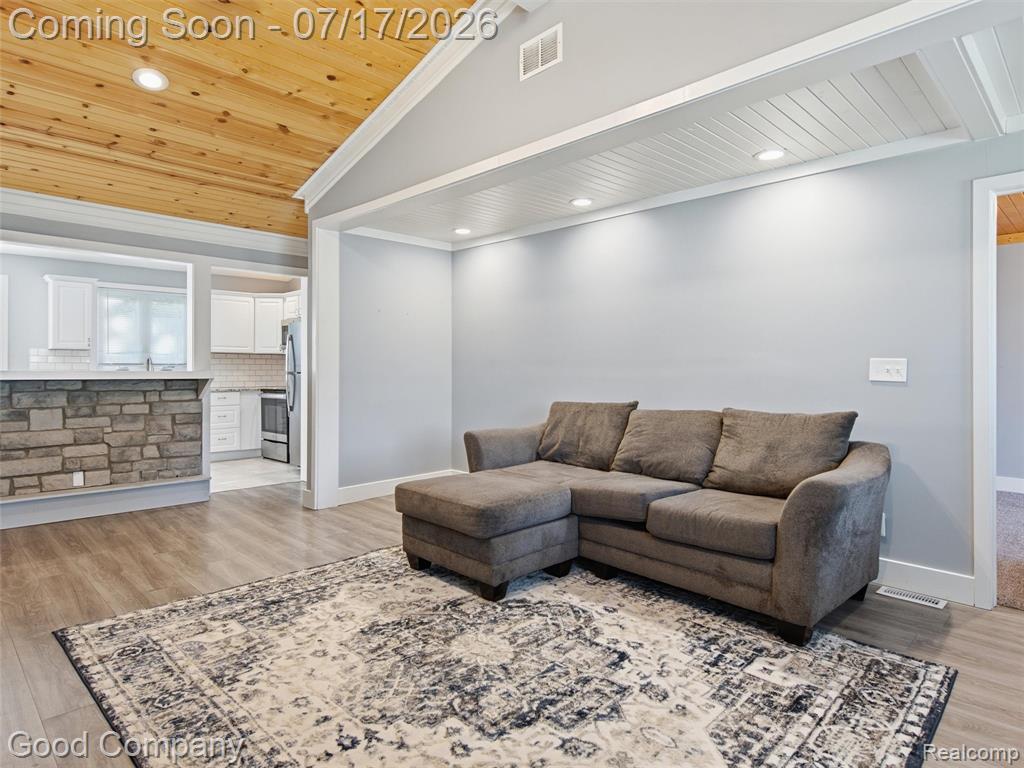 4030 Manitoba Street, Auburn Hills, MI 48326 — Photo 6