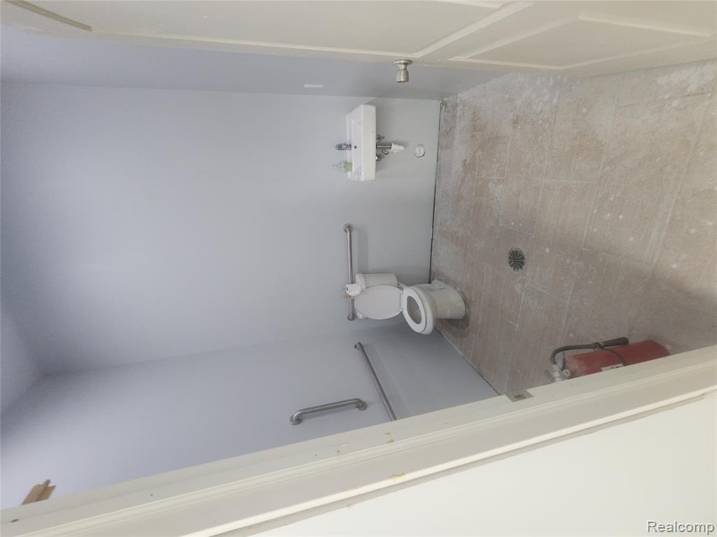 7012 East 9 Mile Rd., Warren, MI 48091 — Photo 4