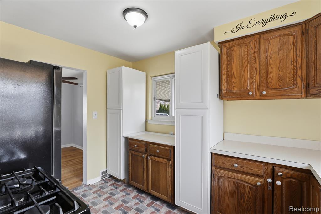 31651 Grant Street, Wayne, MI, 48184